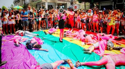 Protesto de ativistas LGBTs israelenses contra as ações criminosas do Estado sionista e o "Pinkwashing".